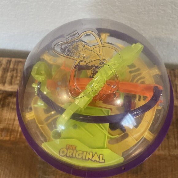 Perplexus THE ORIGINAL 3D Puzzle Ball Maze Game Brain Teaser Toy by Spin Master - Picture 4 of 8